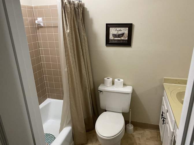 Alcove Rooms's room