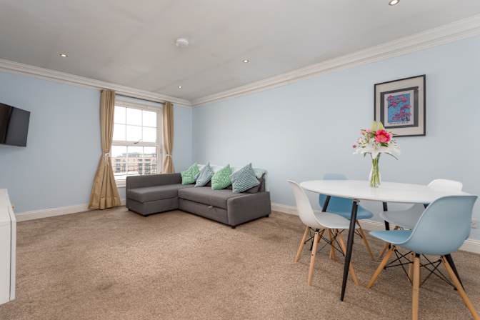 Jasmin Bouverie's room