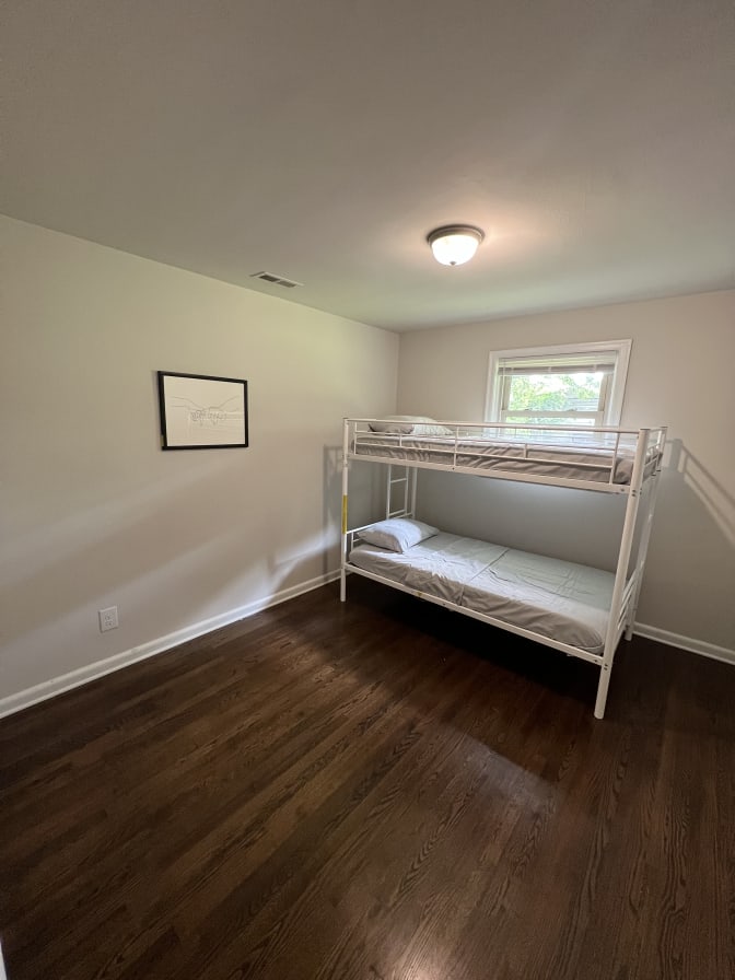 Andres's room