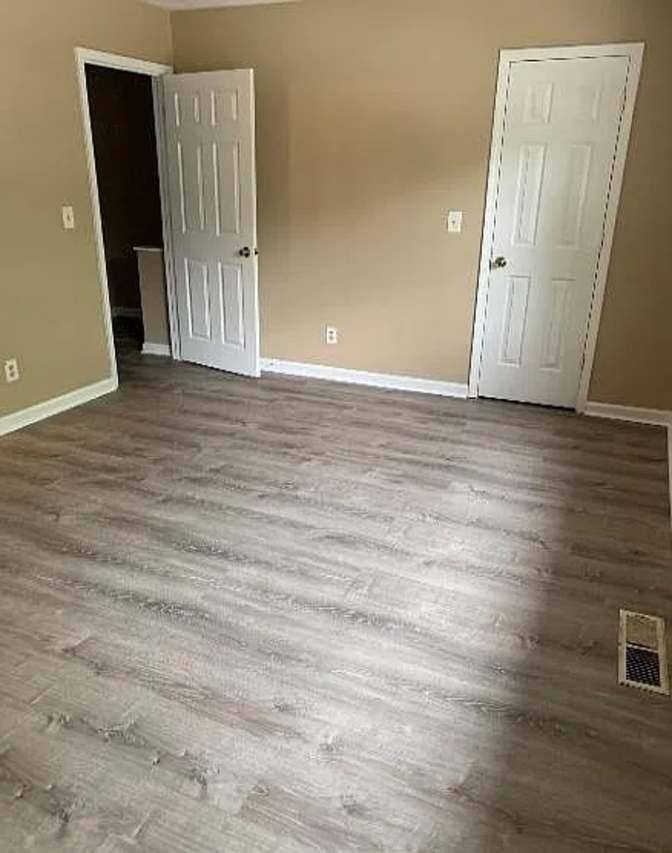 Alcove Rooms's room