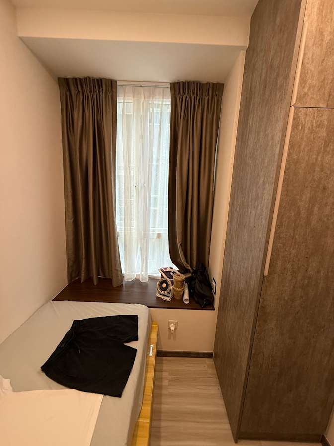 Tris's room
