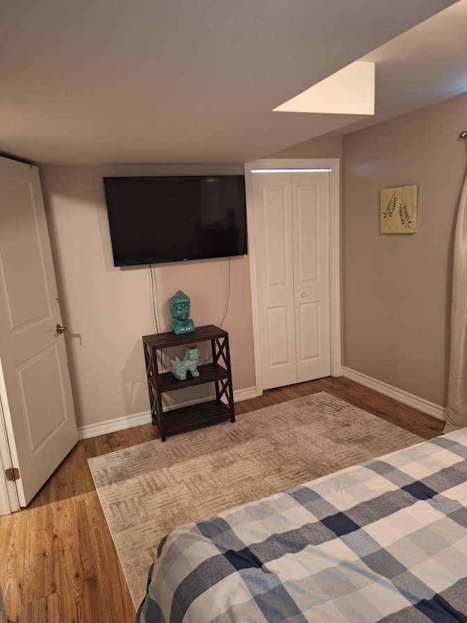 greg smith's room