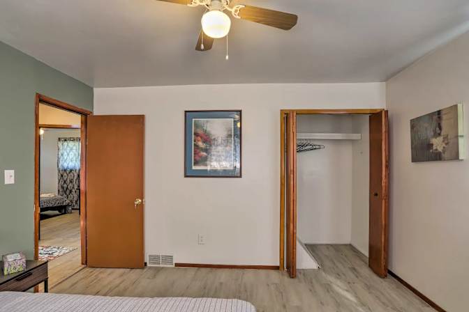 European Home - Roommate Needed's room