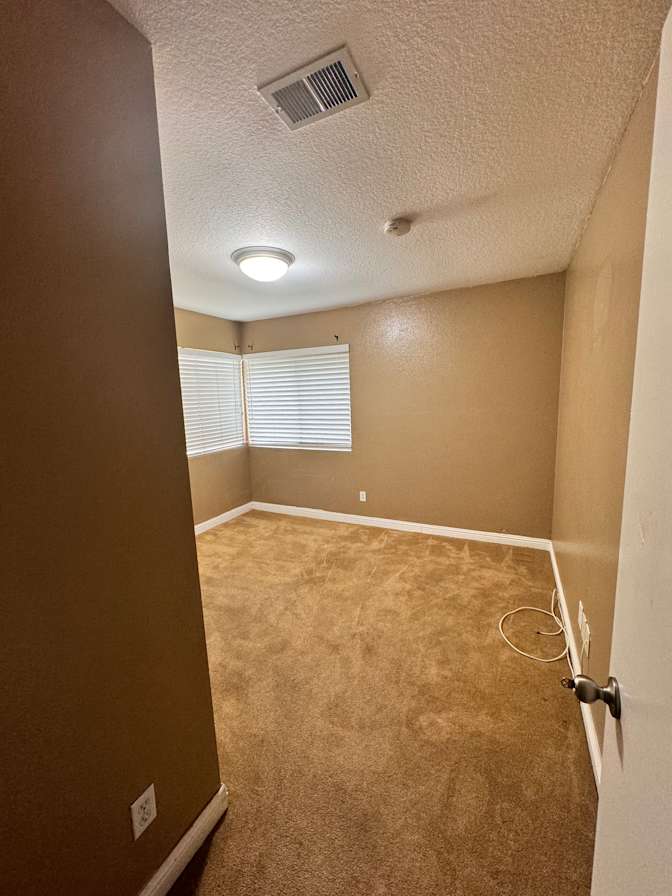 Luis's room