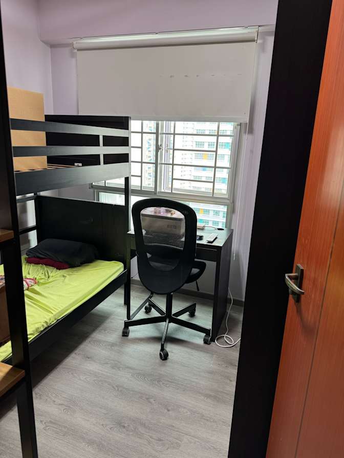 BERNARD LIN's room