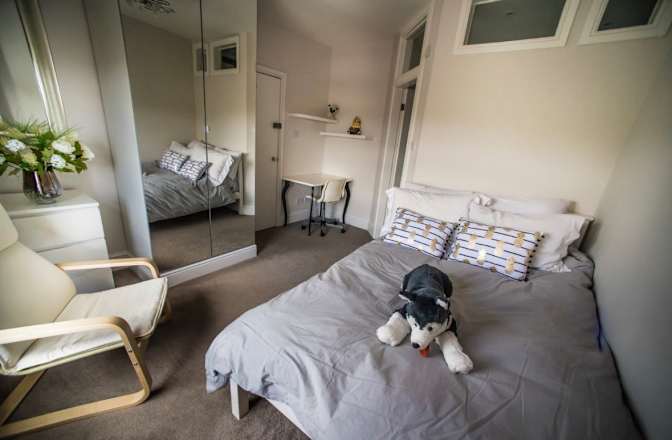 Isla's room