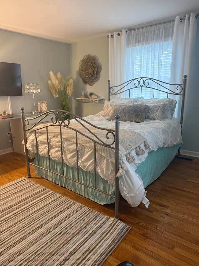 Linda's room
