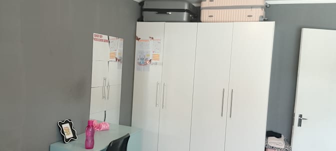 Abdurahgmaan's room