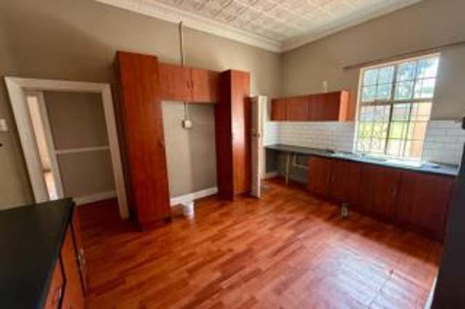 Tshikani's room