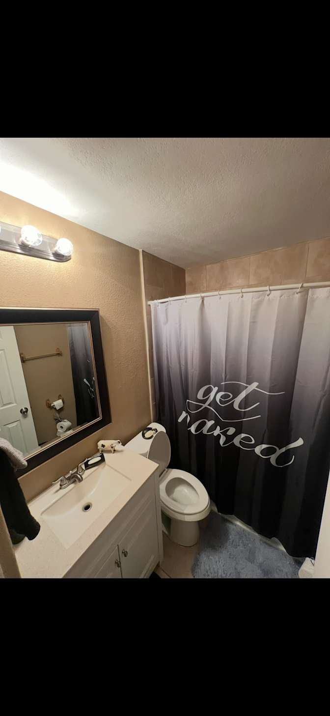 Joanne Mcmeekin's room