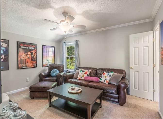 Alcove Rooms's room