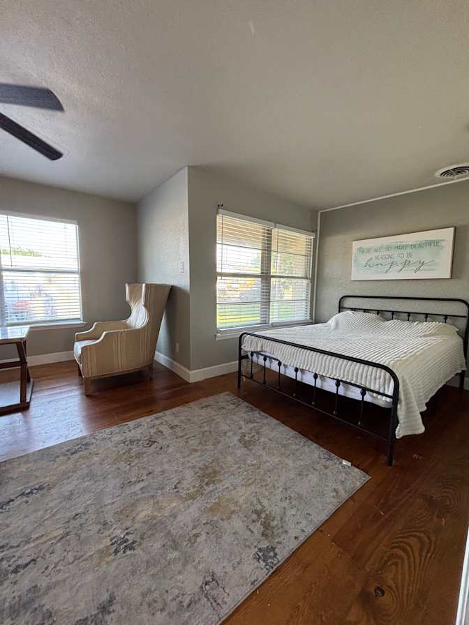 Gal's room