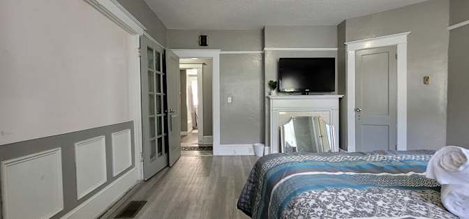GBU Holdings Group's room