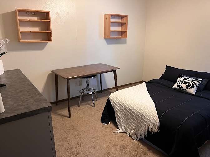 KATHERINE QUINTERO's room
