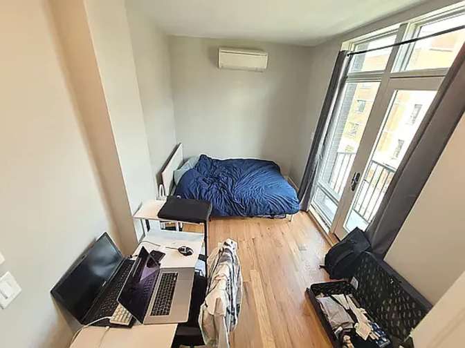 Nikhe's room