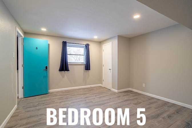 HomeCrew's room