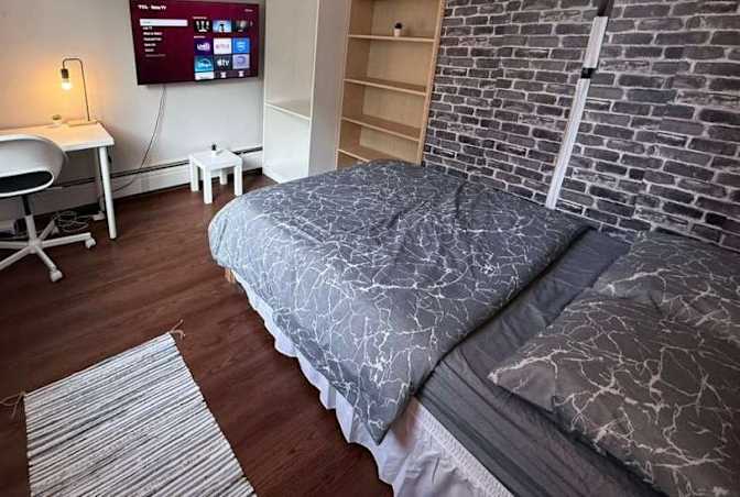 ezel's room