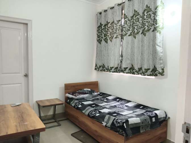 Divyanshi's room