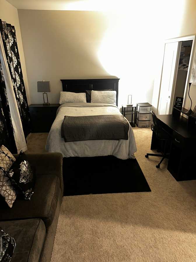 FeliciaAde's room