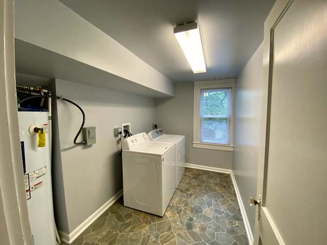 Alcove Rooms's room