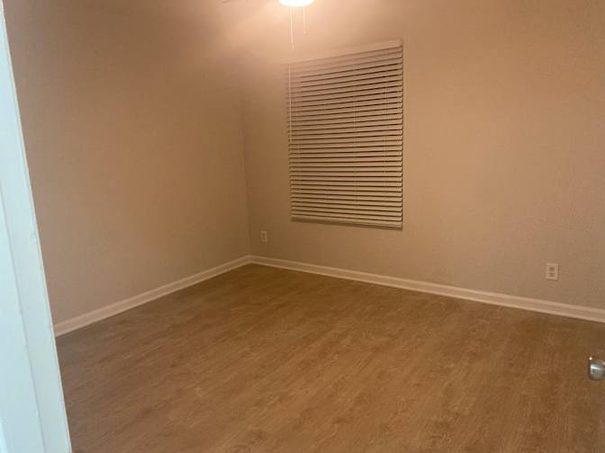 Alcove Rooms's room