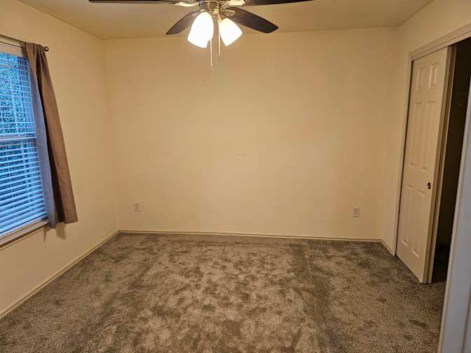 Carlos's room