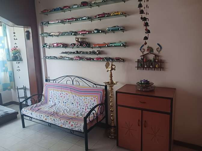 MAKARAND's room