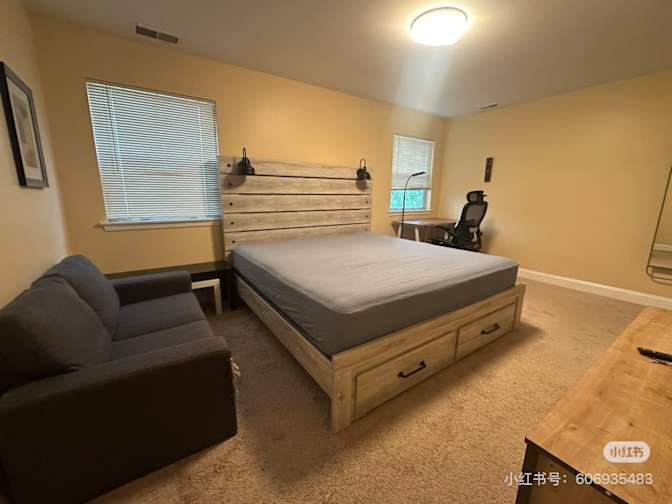 Yang's room
