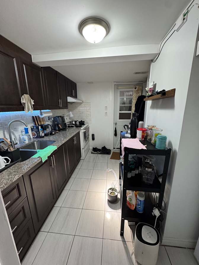Yan's room