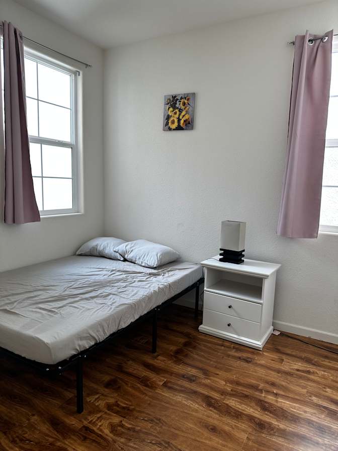 Shiny karthigeyan's room