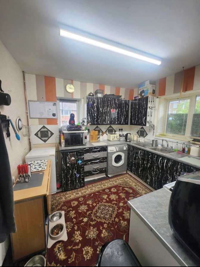GARETH's room