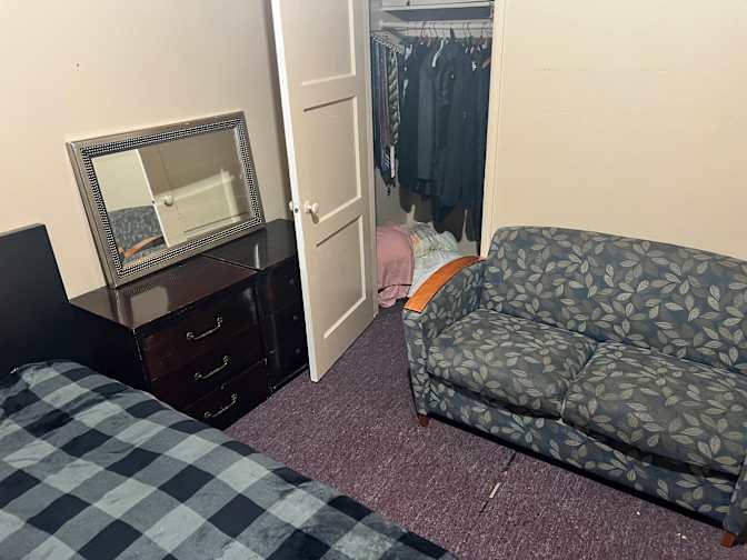 Gamsl's room