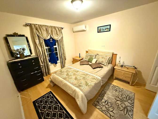 Simona's room