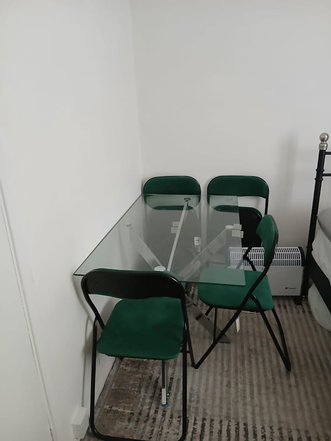 Nacer's room
