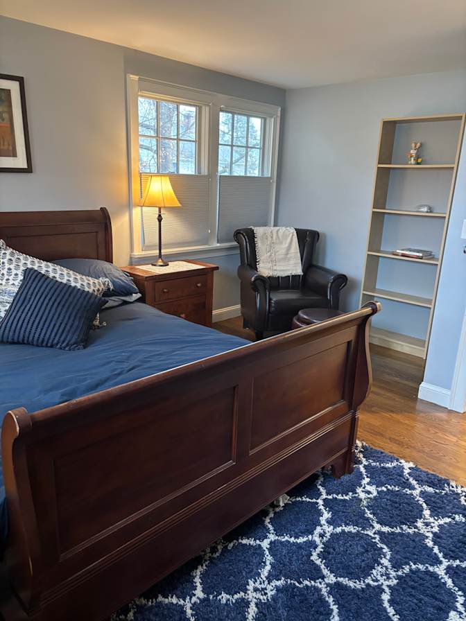 M. Connolly's room