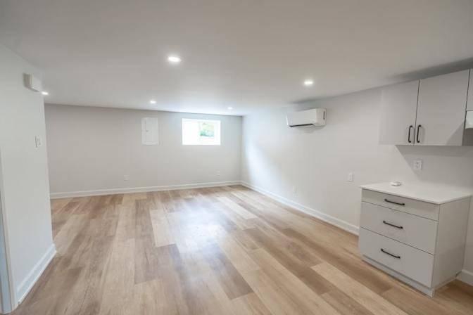 Neh's room