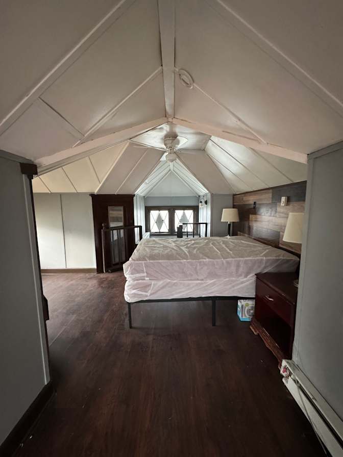 Black Diamond Ministries LLC's room