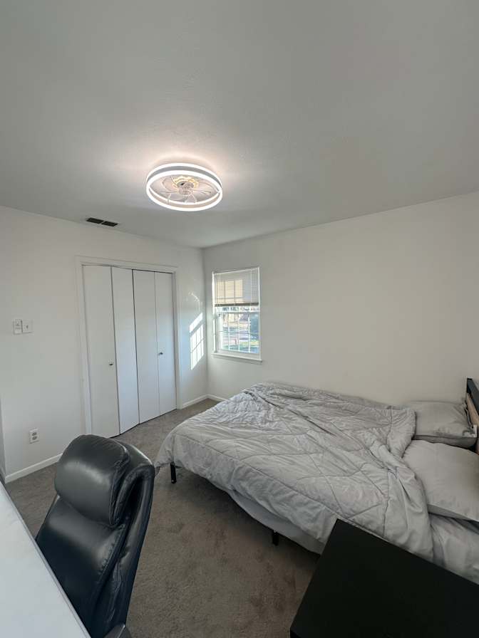 Ola's room