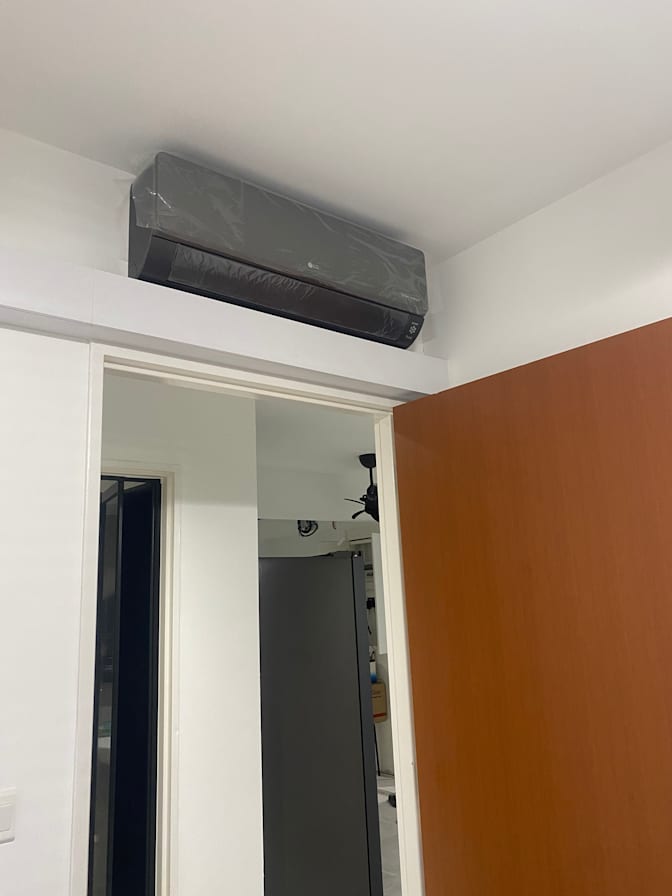 Dee's room