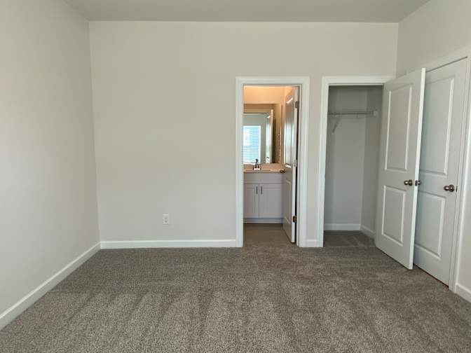 Alcove Rooms's room