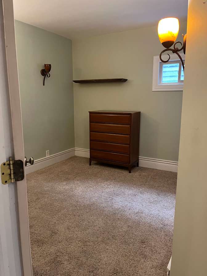 Leslie Mei's room