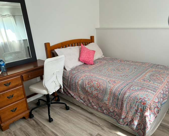Katy Saunders's room