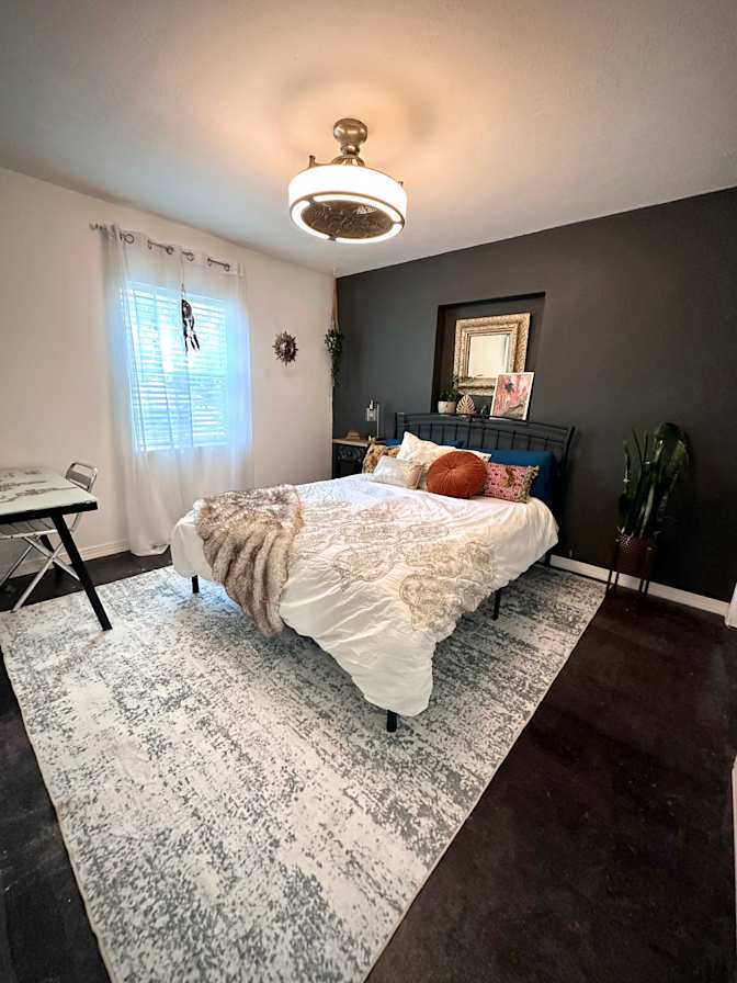 Kelly's room