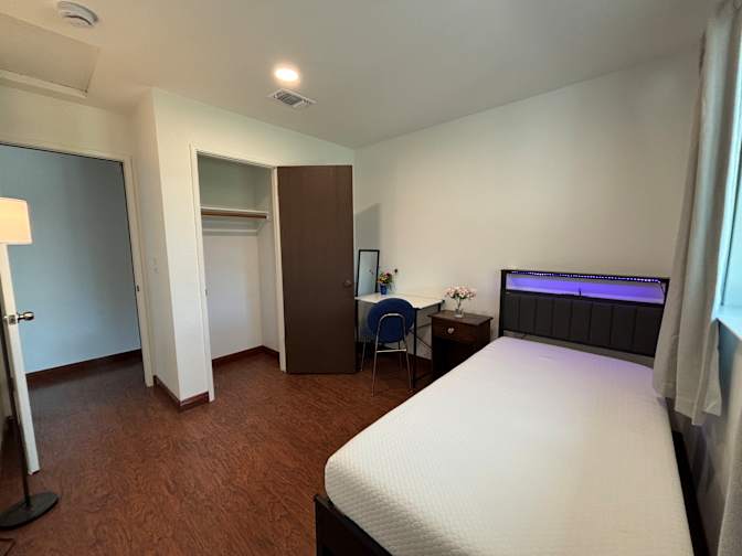 Lin's room