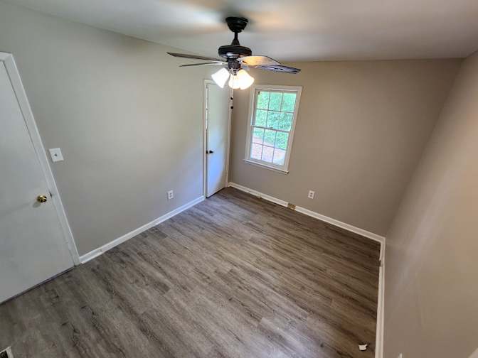 Alcove Rooms's room