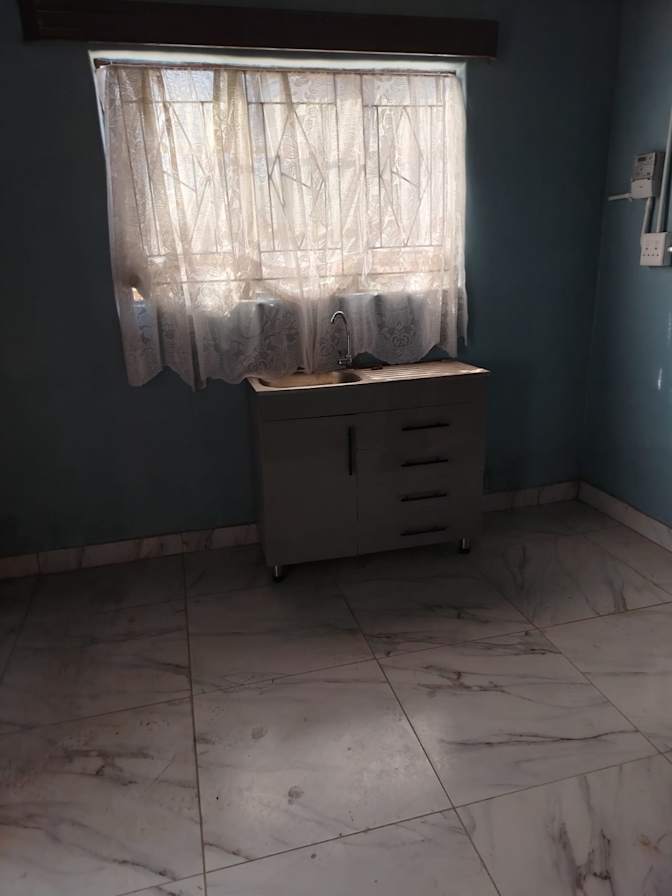 Page Mercury's room