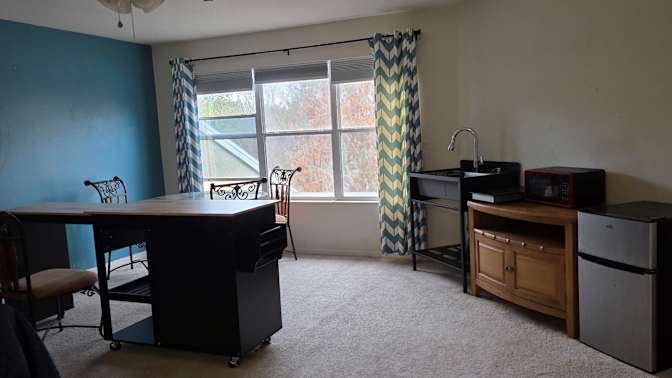 Gar's room