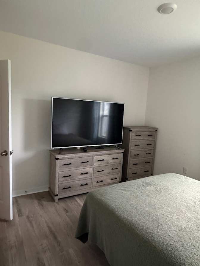 Alanis's room