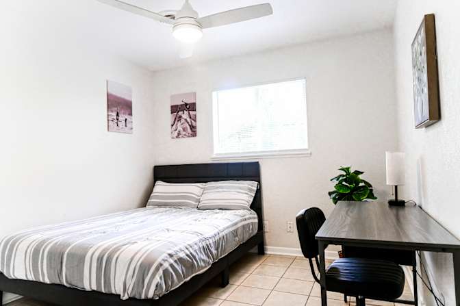Gal's room
