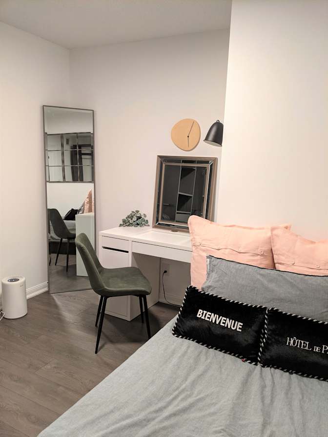 Elle's room